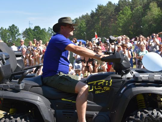 Turnieju Wsi. Hasło tegorocznej imprezy brzmiało „Cygańskim taborem do Okrągłego".