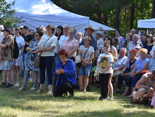 Turnieju Wsi. Hasło tegorocznej imprezy brzmiało „Cygańskim taborem do Okrągłego".