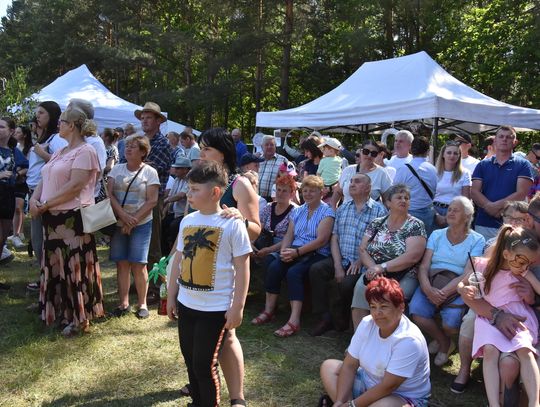 Turnieju Wsi. Hasło tegorocznej imprezy brzmiało „Cygańskim taborem do Okrągłego".