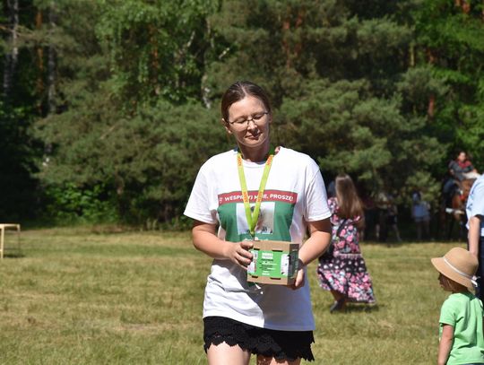 Turnieju Wsi. Hasło tegorocznej imprezy brzmiało „Cygańskim taborem do Okrągłego".