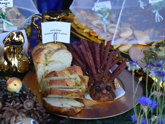 Turnieju Wsi. Hasło tegorocznej imprezy brzmiało „Cygańskim taborem do Okrągłego".