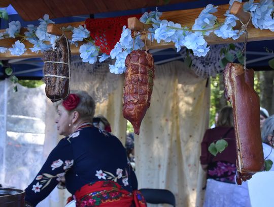 Turnieju Wsi. Hasło tegorocznej imprezy brzmiało „Cygańskim taborem do Okrągłego".