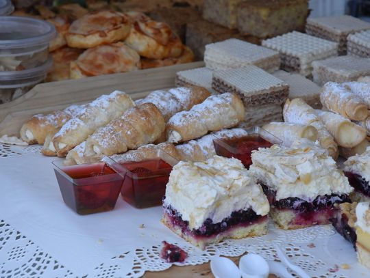 Turnieju Wsi. Hasło tegorocznej imprezy brzmiało „Cygańskim taborem do Okrągłego".