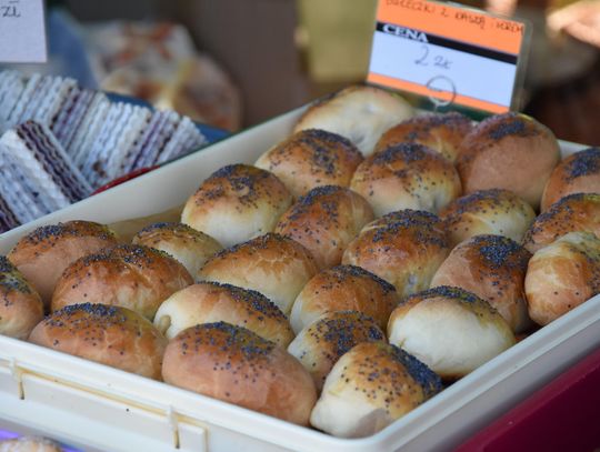 Turnieju Wsi. Hasło tegorocznej imprezy brzmiało „Cygańskim taborem do Okrągłego".