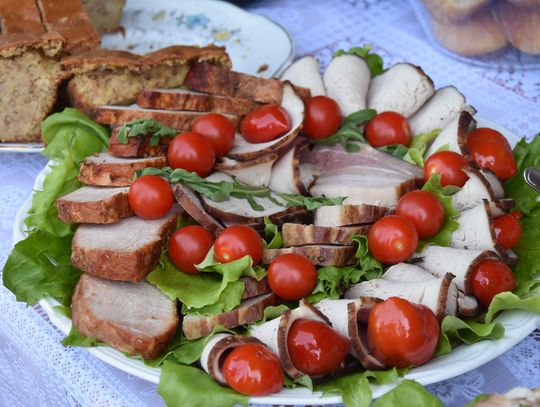Turnieju Wsi. Hasło tegorocznej imprezy brzmiało „Cygańskim taborem do Okrągłego".