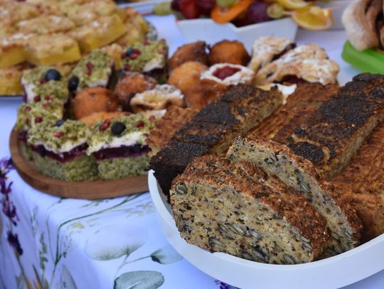 Turnieju Wsi. Hasło tegorocznej imprezy brzmiało „Cygańskim taborem do Okrągłego".
