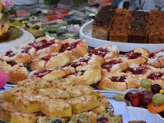 Turnieju Wsi. Hasło tegorocznej imprezy brzmiało „Cygańskim taborem do Okrągłego".