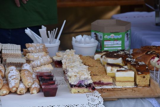 Turnieju Wsi. Hasło tegorocznej imprezy brzmiało „Cygańskim taborem do Okrągłego".