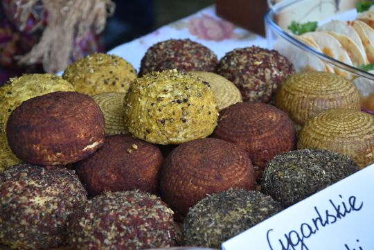 Turnieju Wsi. Hasło tegorocznej imprezy brzmiało „Cygańskim taborem do Okrągłego".