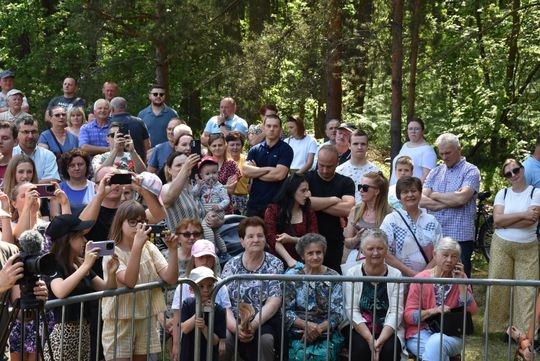 Turnieju Wsi. Hasło tegorocznej imprezy brzmiało „Cygańskim taborem do Okrągłego".