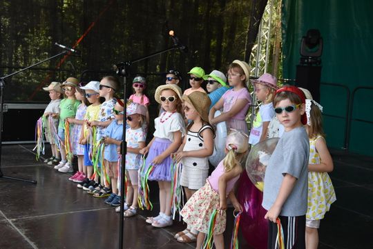 Turnieju Wsi. Hasło tegorocznej imprezy brzmiało „Cygańskim taborem do Okrągłego".