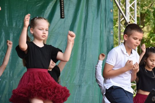 Turnieju Wsi. Hasło tegorocznej imprezy brzmiało „Cygańskim taborem do Okrągłego".
