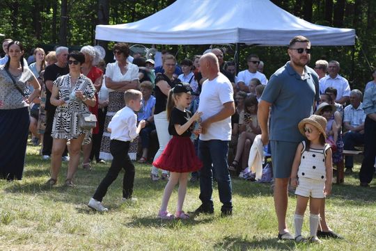 Turnieju Wsi. Hasło tegorocznej imprezy brzmiało „Cygańskim taborem do Okrągłego".