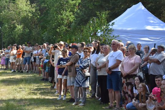 Turnieju Wsi. Hasło tegorocznej imprezy brzmiało „Cygańskim taborem do Okrągłego".