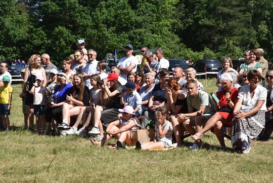 Turnieju Wsi. Hasło tegorocznej imprezy brzmiało „Cygańskim taborem do Okrągłego".