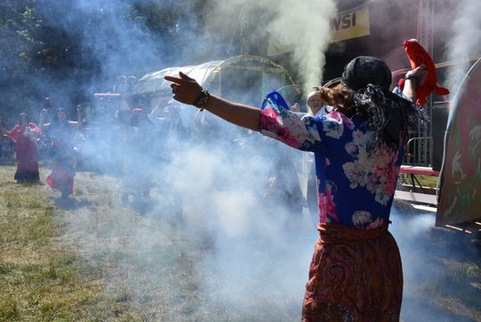 Turnieju Wsi. Hasło tegorocznej imprezy brzmiało „Cygańskim taborem do Okrągłego".