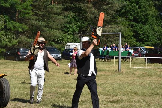 Turnieju Wsi. Hasło tegorocznej imprezy brzmiało „Cygańskim taborem do Okrągłego".