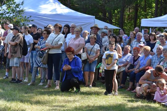 Turnieju Wsi. Hasło tegorocznej imprezy brzmiało „Cygańskim taborem do Okrągłego".