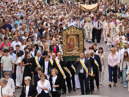 Procesja Bożego Ciała w Zamościu. Tłumy wiernych przeszły przez Stare Miasto [ZDJĘCIA]