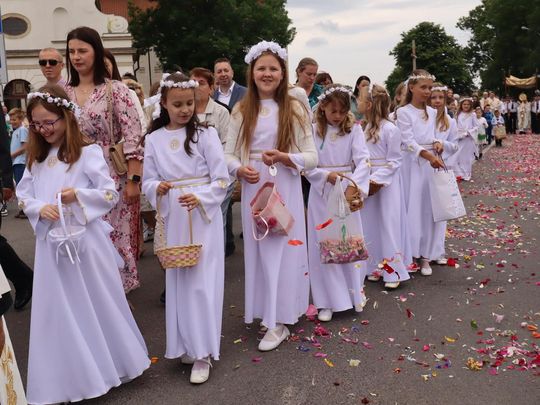 Boże Ciało 2025. Procesja w Zamościu - galeria zdjęć Boże Ciało 2025. Procesja w Zamościu - galeria zdjęć