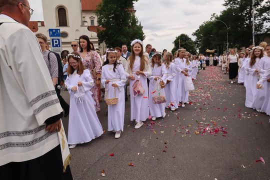 Boże Ciało 2025. Procesja w Zamościu - galeria zdjęć Boże Ciało 2025. Procesja w Zamościu - galeria zdjęć