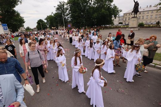 Boże Ciało 2025. Procesja w Zamościu - galeria zdjęć Boże Ciało 2025. Procesja w Zamościu - galeria zdjęć