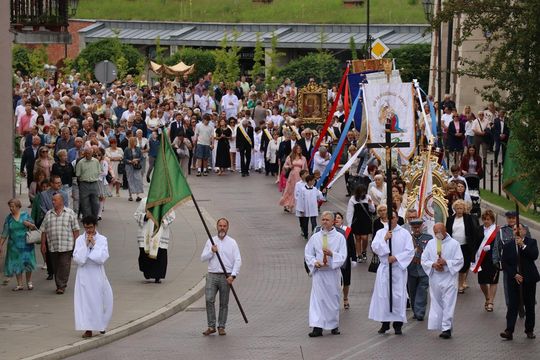 Boże Ciało 2025. Procesja w Zamościu - galeria zdjęć