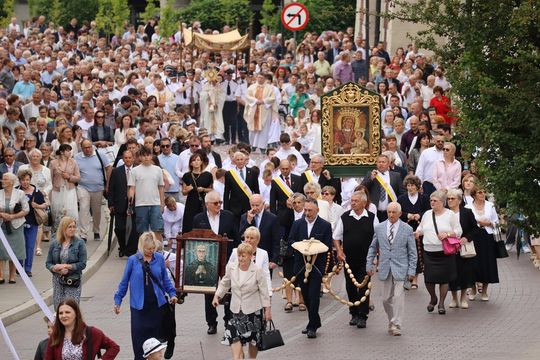 Boże Ciało 2025. Procesja w Zamościu - galeria zdjęć