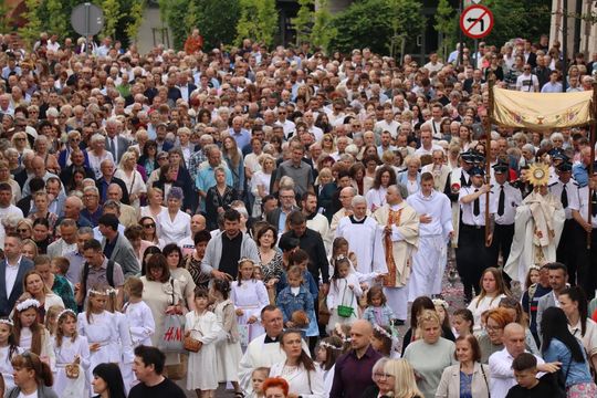 Boże Ciało 2025. Procesja w Zamościu - galeria zdjęć