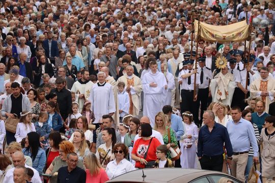 Boże Ciało 2025. Procesja w Zamościu - galeria zdjęć