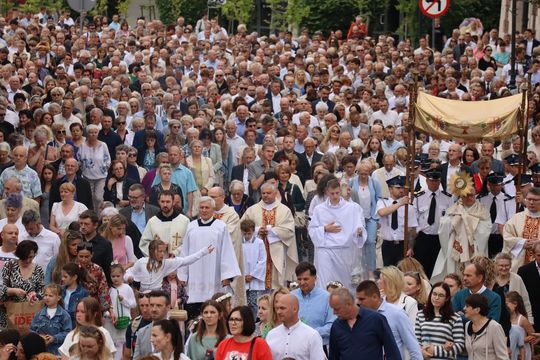 Boże Ciało 2025. Procesja w Zamościu - galeria zdjęć