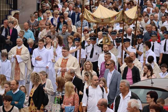 Boże Ciało 2025. Procesja w Zamościu - galeria zdjęć Boże Ciało 2025. Procesja w Zamościu - galeria zdjęć