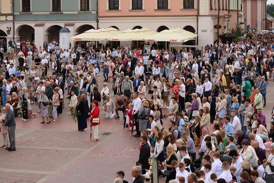 Boże Ciało 2025. Procesja w Zamościu - galeria zdjęć Boże Ciało 2025. Procesja w Zamościu - galeria zdjęć