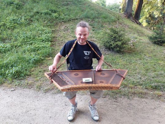 Magiczna Noc Świętojańska w Zamościu – taniec, ogień i śpiew przyciągnęły tłumy do Parku Miejskiego