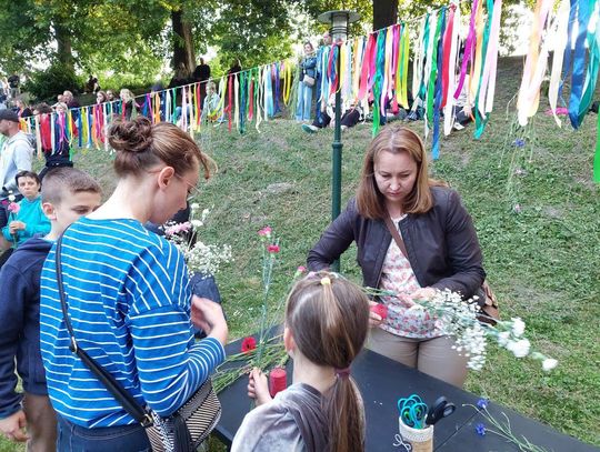 Magiczna Noc Świętojańska w Zamościu – taniec, ogień i śpiew przyciągnęły tłumy do Parku Miejskiego