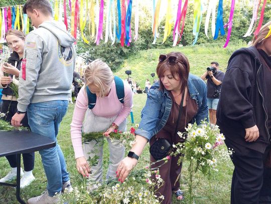 Magiczna Noc Świętojańska w Zamościu – taniec, ogień i śpiew przyciągnęły tłumy do Parku Miejskiego