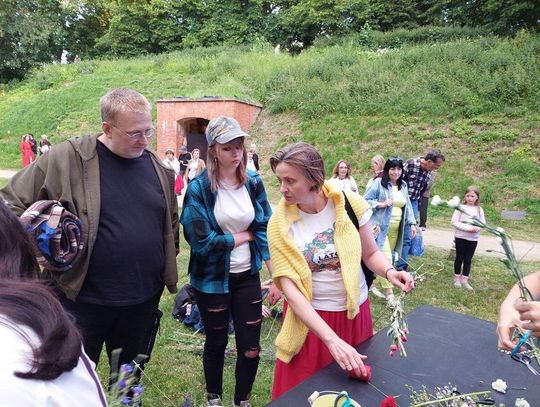 Magiczna Noc Świętojańska w Zamościu – taniec, ogień i śpiew przyciągnęły tłumy do Parku Miejskiego