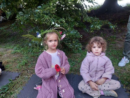 Magiczna Noc Świętojańska w Zamościu – taniec, ogień i śpiew przyciągnęły tłumy do Parku Miejskiego