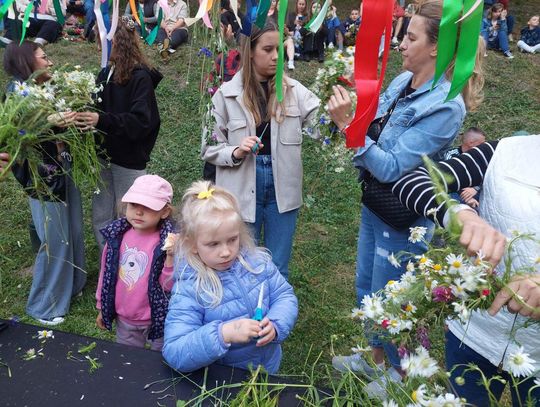 Magiczna Noc Świętojańska w Zamościu – taniec, ogień i śpiew przyciągnęły tłumy do Parku Miejskiego