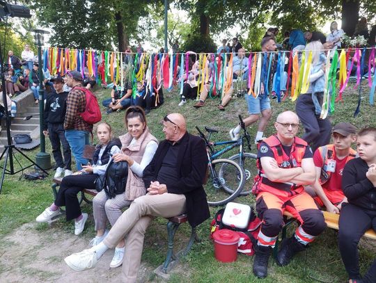 Magiczna Noc Świętojańska w Zamościu – taniec, ogień i śpiew przyciągnęły tłumy do Parku Miejskiego