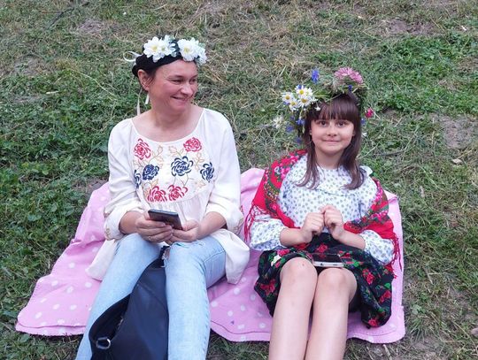 Magiczna Noc Świętojańska w Zamościu – taniec, ogień i śpiew przyciągnęły tłumy do Parku Miejskiego