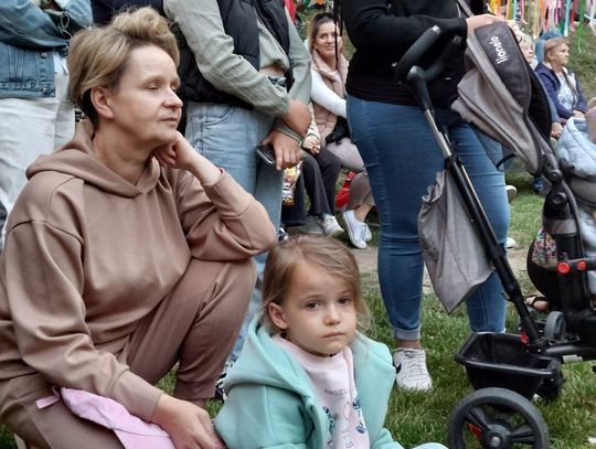 Magiczna Noc Świętojańska w Zamościu – taniec, ogień i śpiew przyciągnęły tłumy do Parku Miejskiego