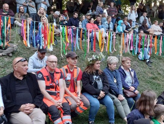 Magiczna Noc Świętojańska w Zamościu – taniec, ogień i śpiew przyciągnęły tłumy do Parku Miejskiego