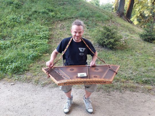 Magiczna Noc Świętojańska w Zamościu – taniec, ogień i śpiew przyciągnęły tłumy do Parku Miejskiego