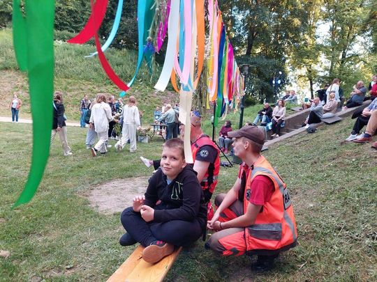 Magiczna Noc Świętojańska w Zamościu – taniec, ogień i śpiew przyciągnęły tłumy do Parku Miejskiego