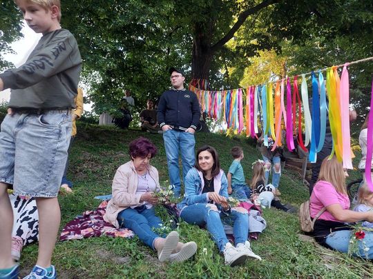 Magiczna Noc Świętojańska w Zamościu – taniec, ogień i śpiew przyciągnęły tłumy do Parku Miejskiego Magiczna Noc Świętojańska w Zamościu – taniec, ogień i śpiew przyciągnęły tłumy do Parku Miejskiego