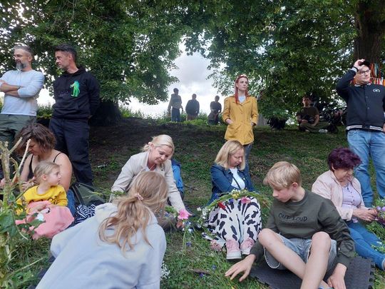 Magiczna Noc Świętojańska w Zamościu – taniec, ogień i śpiew przyciągnęły tłumy do Parku Miejskiego