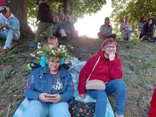 Magiczna Noc Świętojańska w Zamościu – taniec, ogień i śpiew przyciągnęły tłumy do Parku Miejskiego