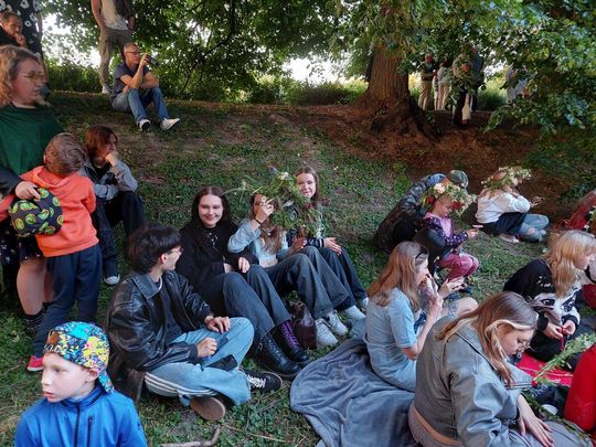 Magiczna Noc Świętojańska w Zamościu – taniec, ogień i śpiew przyciągnęły tłumy do Parku Miejskiego Magiczna Noc Świętojańska w Zamościu – taniec, ogień i śpiew przyciągnęły tłumy do Parku Miejskiego