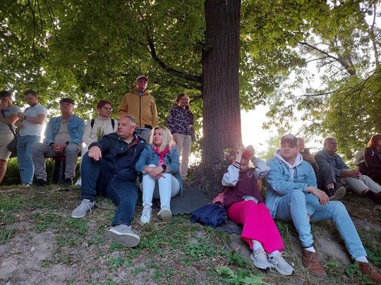 Magiczna Noc Świętojańska w Zamościu – taniec, ogień i śpiew przyciągnęły tłumy do Parku Miejskiego Magiczna Noc Świętojańska w Zamościu – taniec, ogień i śpiew przyciągnęły tłumy do Parku Miejskiego